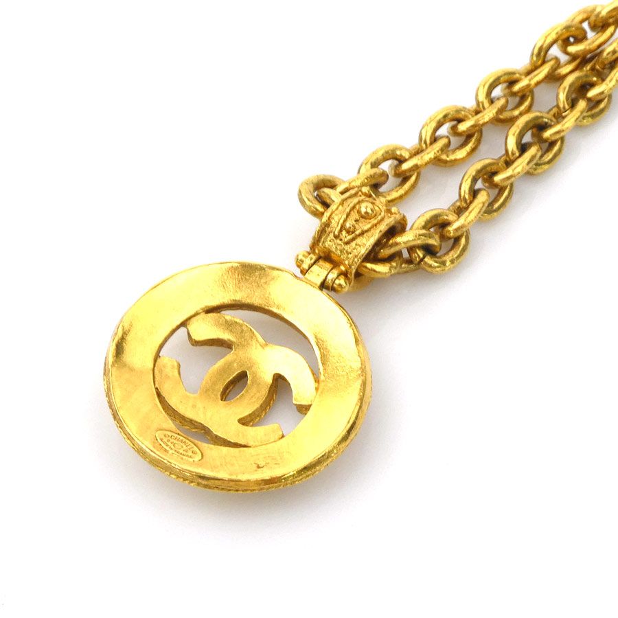 Chanel Necklace CC Logo — view 4