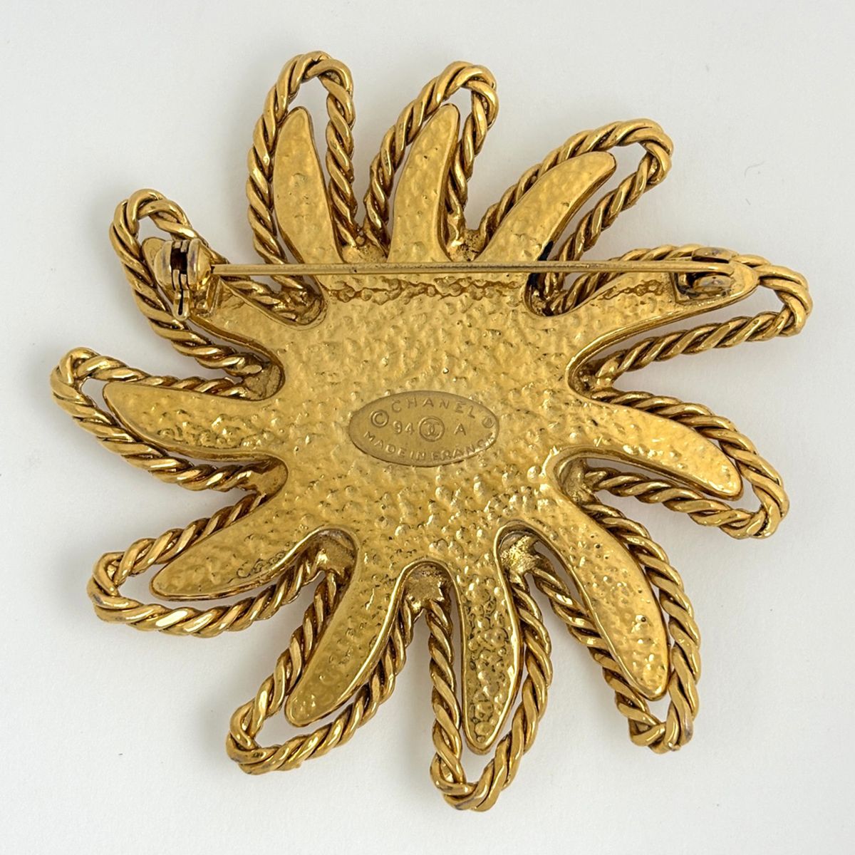 Chanel Brooch CC Logo Sun Gold Plated — view 2