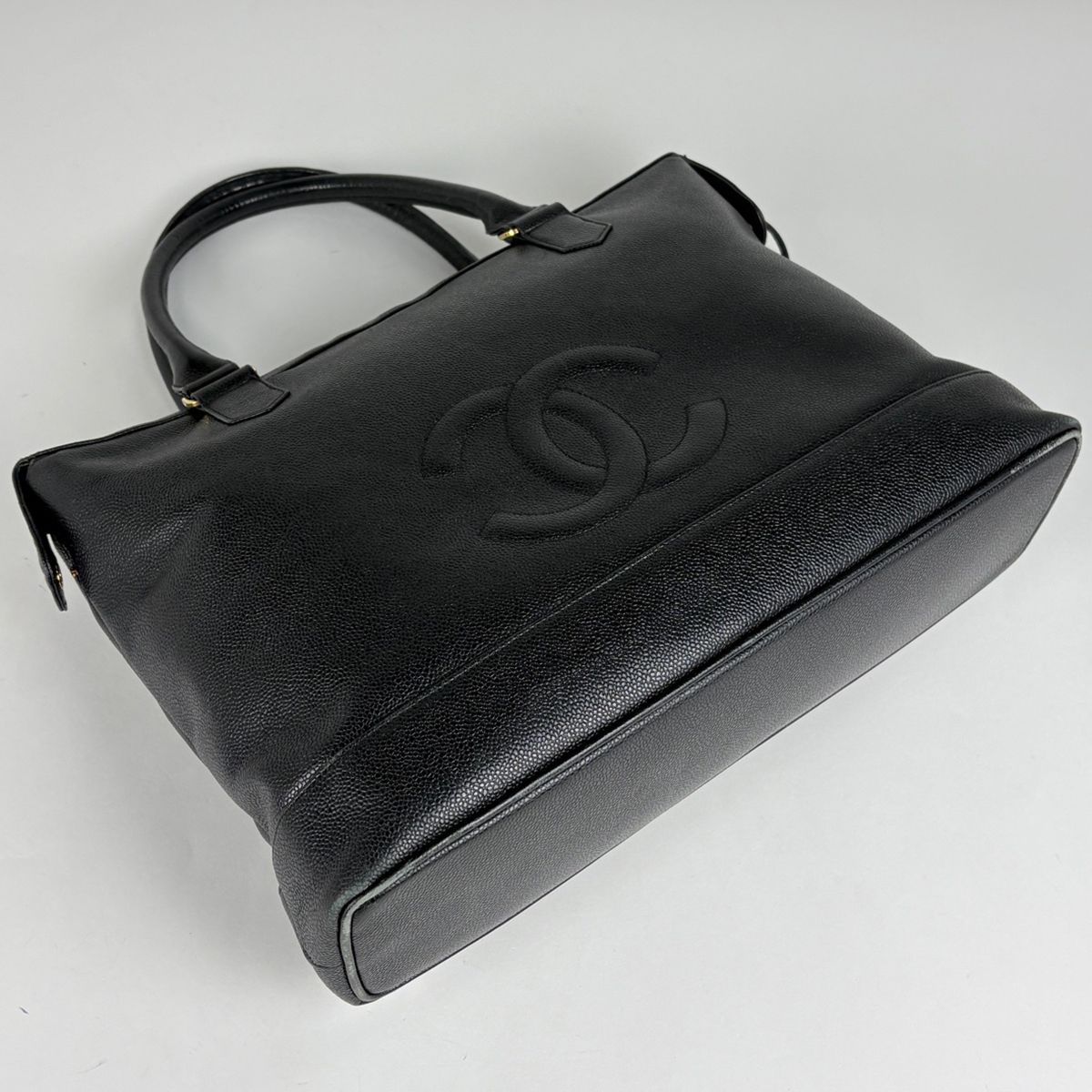Chanel Tote Bag CC Logo Caviar Leather Black — view 2