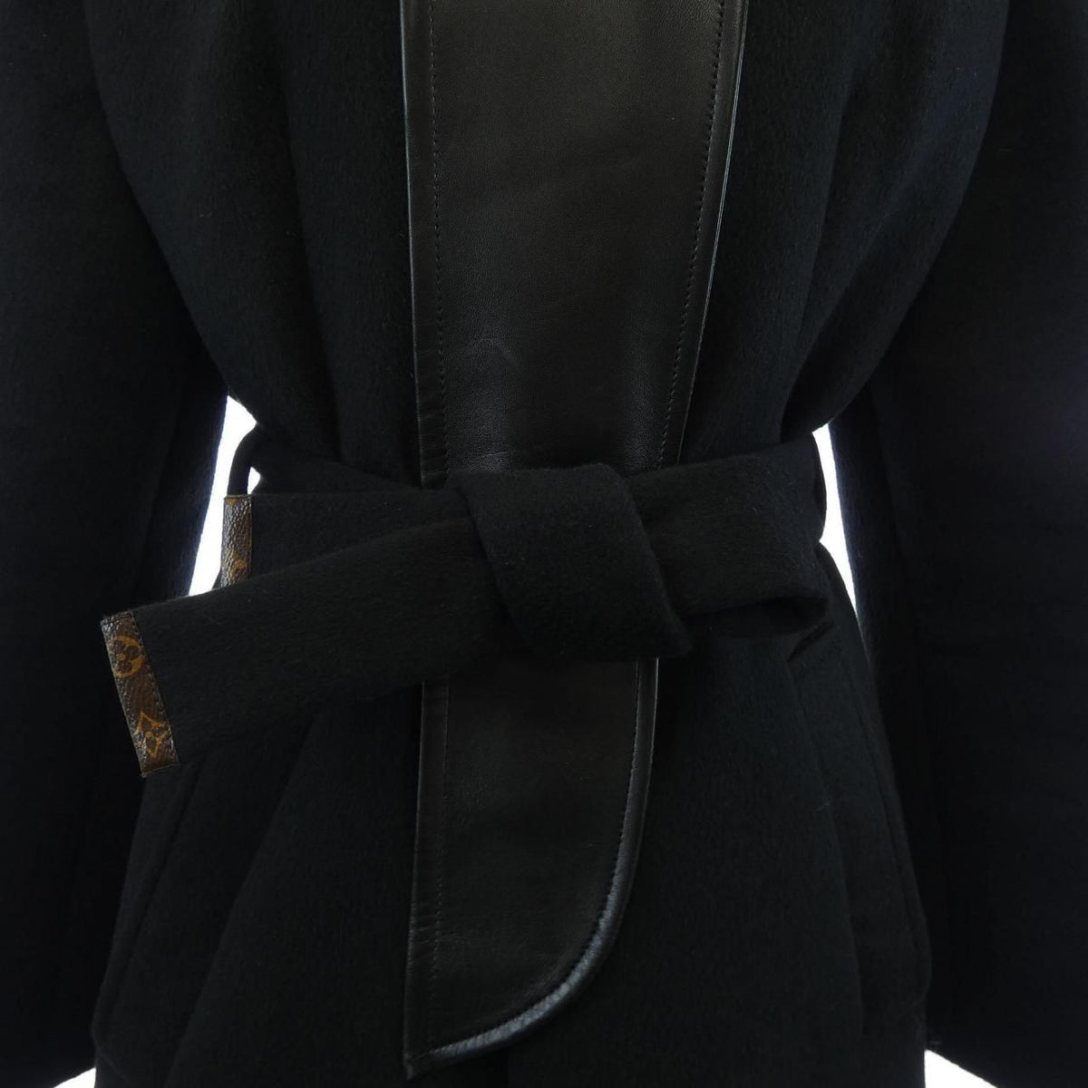 Louis Vuitton Coat Black — view 7