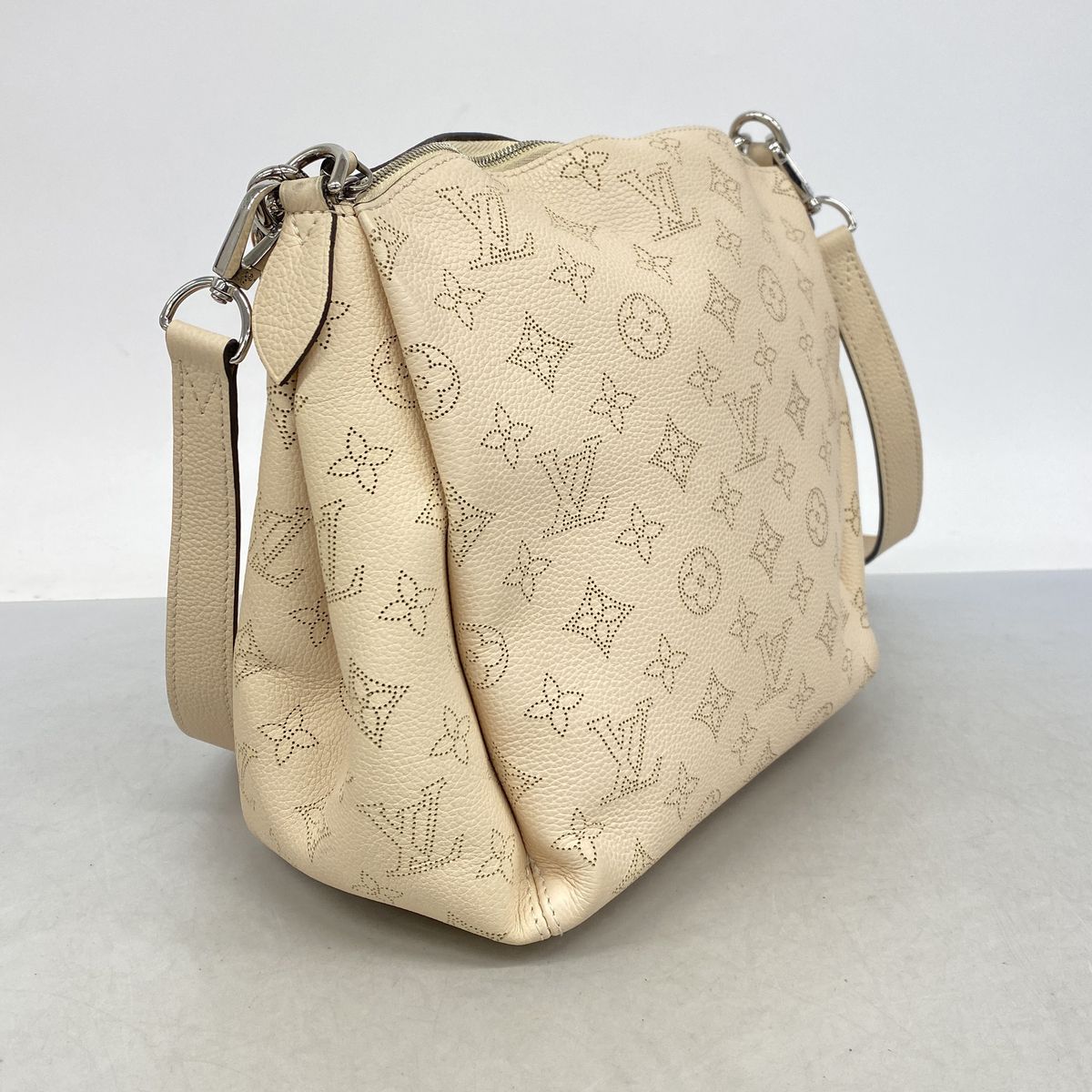 Louis Vuitton Handbag Mahina Babylon Chain BB Cream 2-Way Bag — view 2