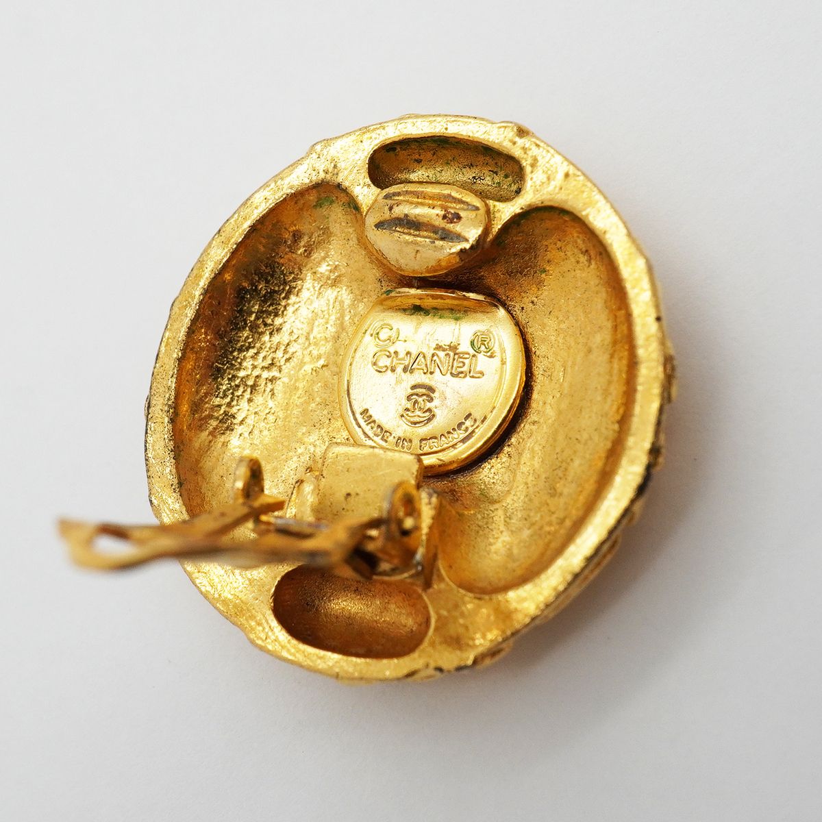 Chanel Earrings Vintage CC Logo Round Circle Gold Plated — view 4