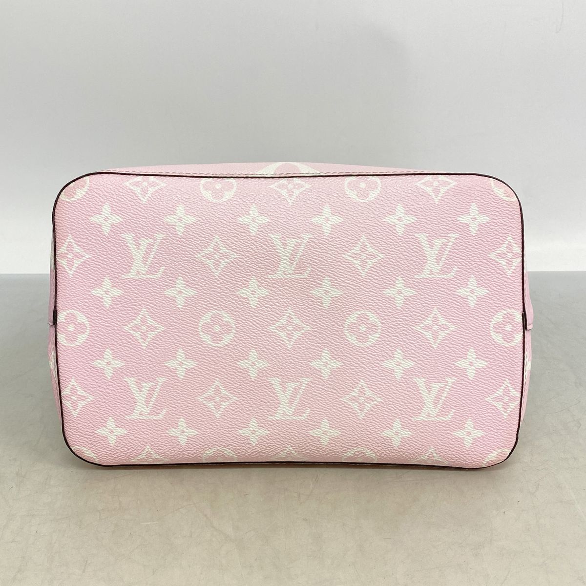 Louis Vuitton Shoulder Bag LV Escale Neo Noe Pastel — view 3