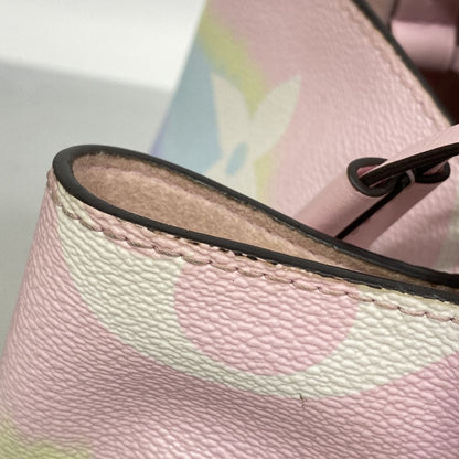 Louis Vuitton Shoulder Bag LV Escale Neo Noe Pastel — view 7