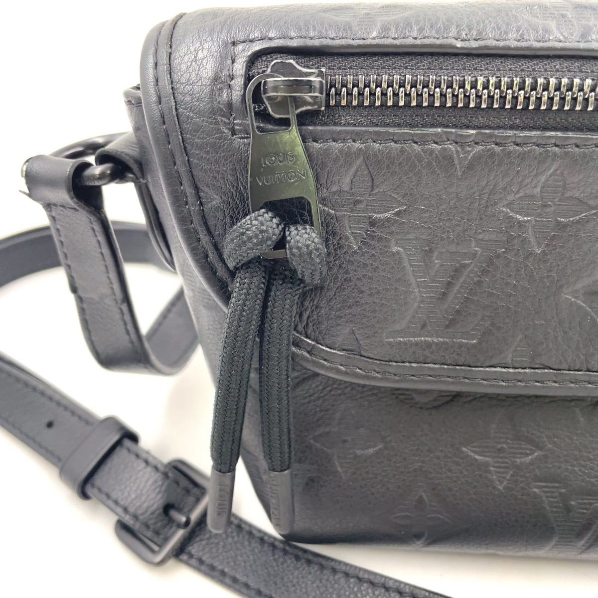 Louis Vuitton Pulse Wearable Wallet Leather Black Shoulder Bag — view 5