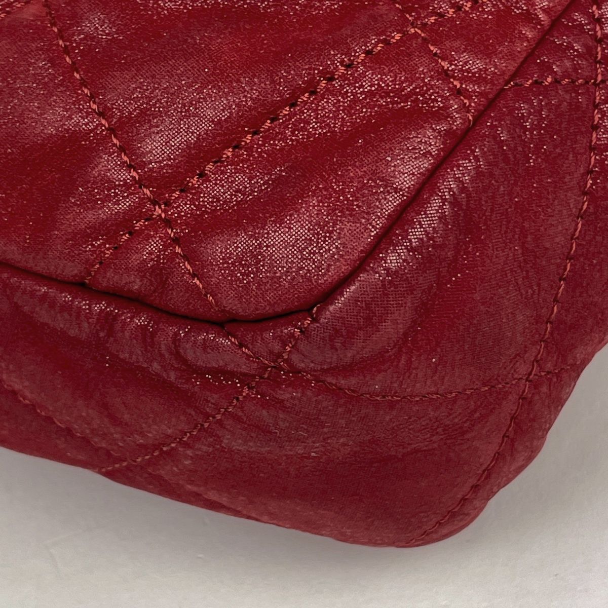Chanel Shoulder Bag Quilted CC Logo Chain Leather Red — view 3