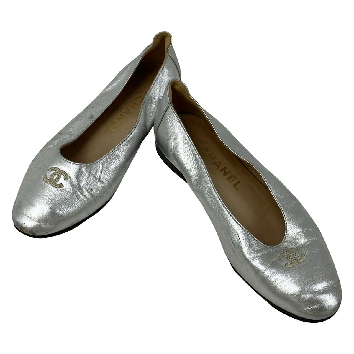 Chanel Flat Shoes Silver CC Logo Leather — view 2