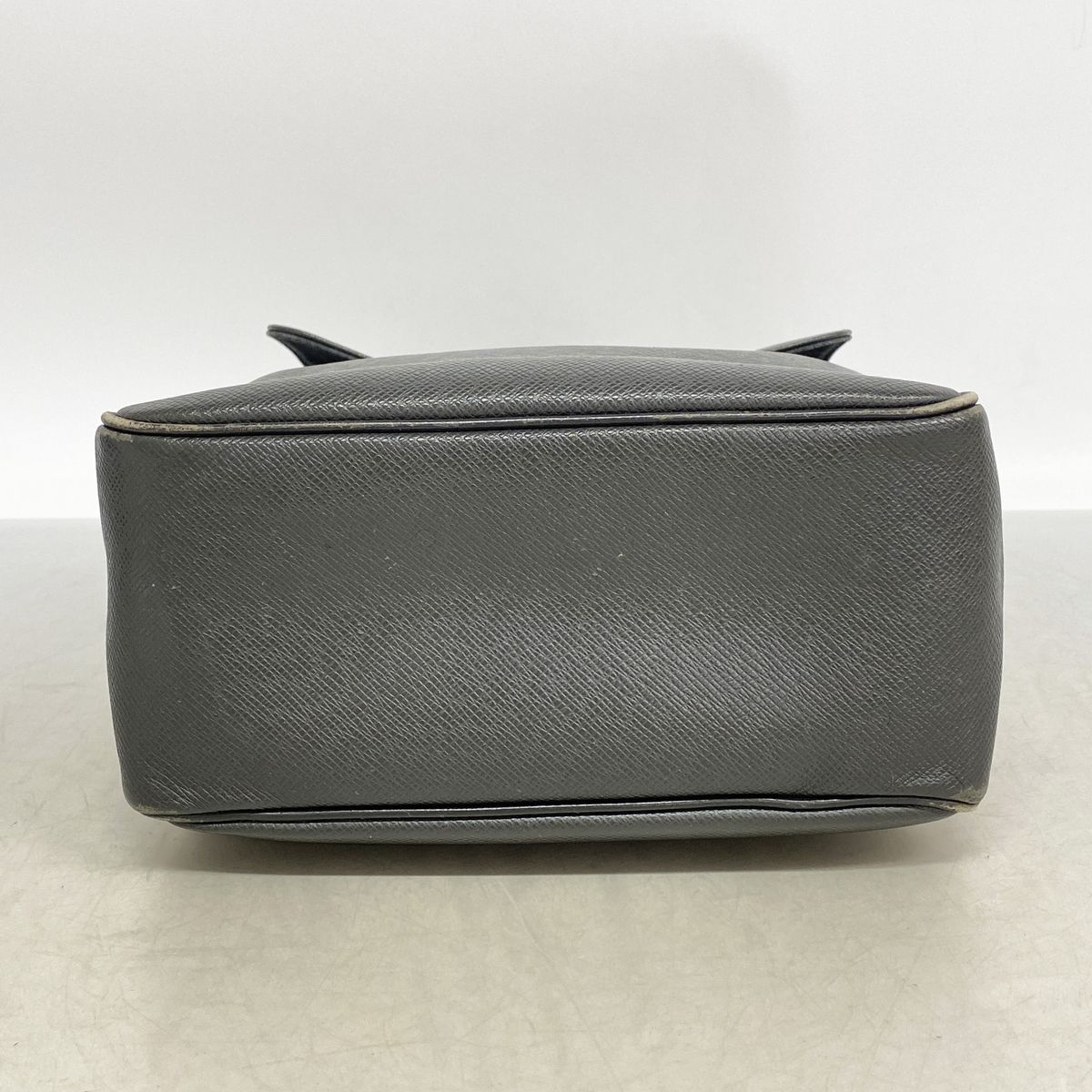 Louis Vuitton Shoulder Bag Taiga Yaranga Ardoise — view 3