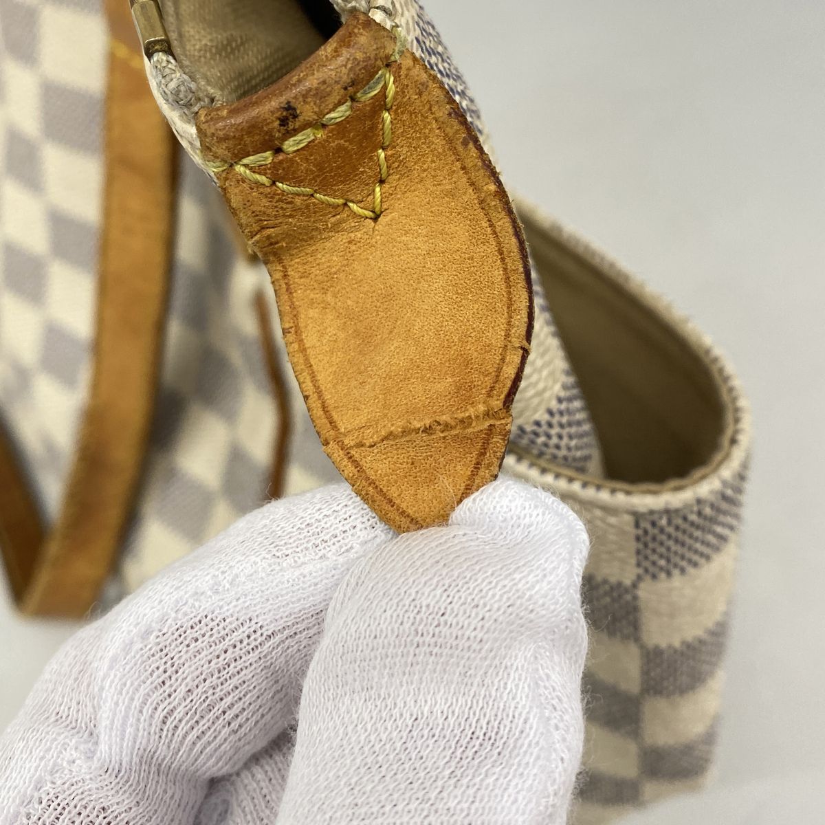 Louis Vuitton Tote Bag Damier Azur Totally PM White — view 8