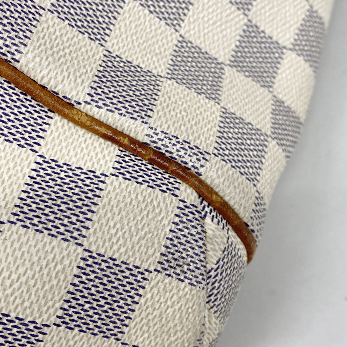 Louis Vuitton Tote Bag Damier Azur Totally PM White — view 6
