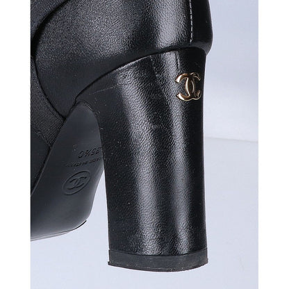 Chanel 23A CC Logo to Chain Chunky Heel Leather Long Boots — view 8
