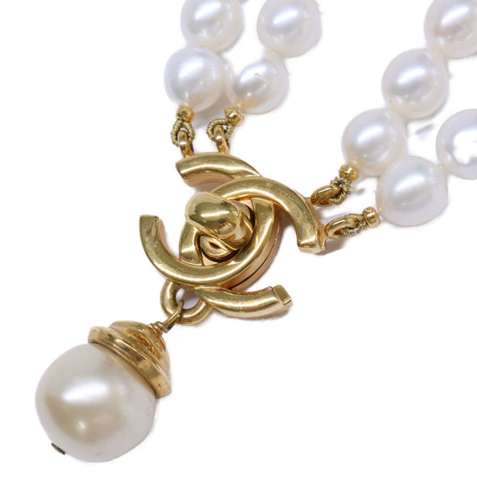 Chanel 96A CC Logo Turnlock Baroque Pearl