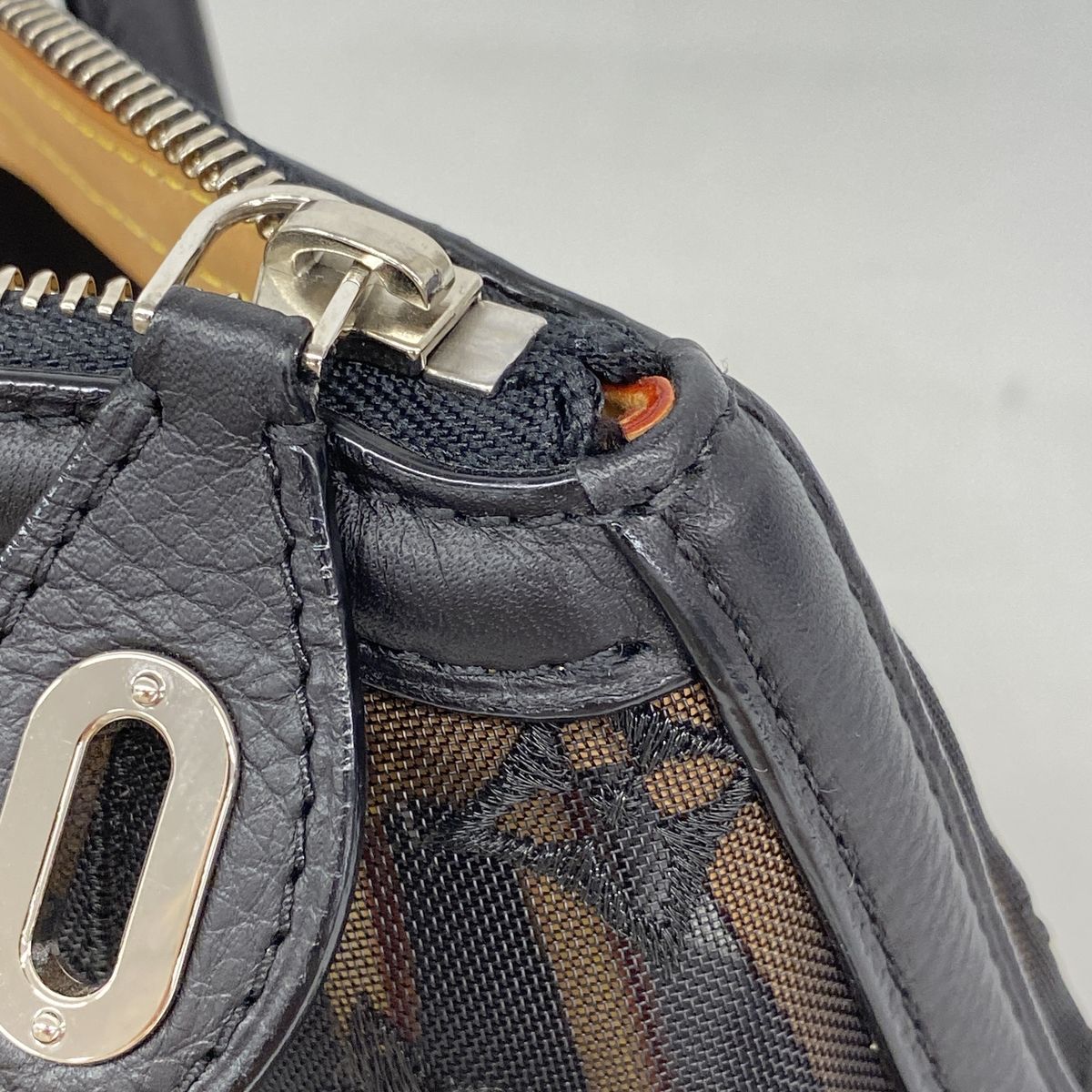Louis Vuitton Handbag Monogram Lockit Noir — view 7