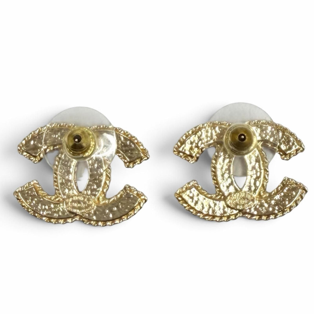 Chanel CC Logo Metal Earrings Gold Black — view 2