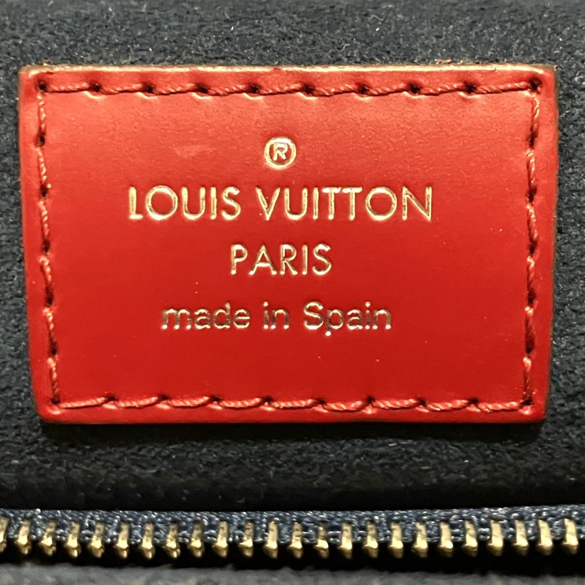 Louis Vuitton Grenelle PM Epi Handbag Leather — view 4
