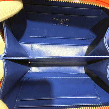 Chanel CC Logo CC Filigree Quilted Shoulder Bag Caviar Leather — view 5