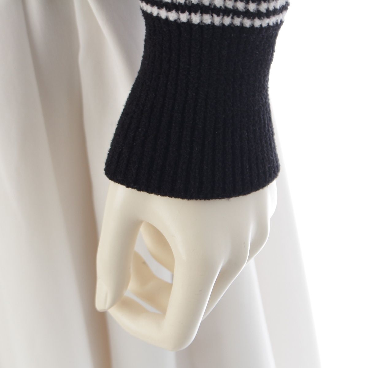 Chanel CC Logo Border Knit Long Sleeve Sweater Top Black White Pink 36 — view 6