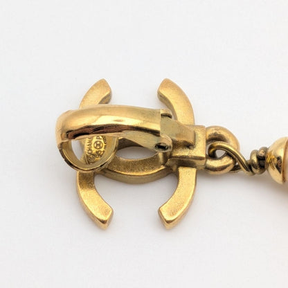 Chanel Single Earrings CC Logo Faux Pearl Drop Swing Gold 95P Vintage — view 6