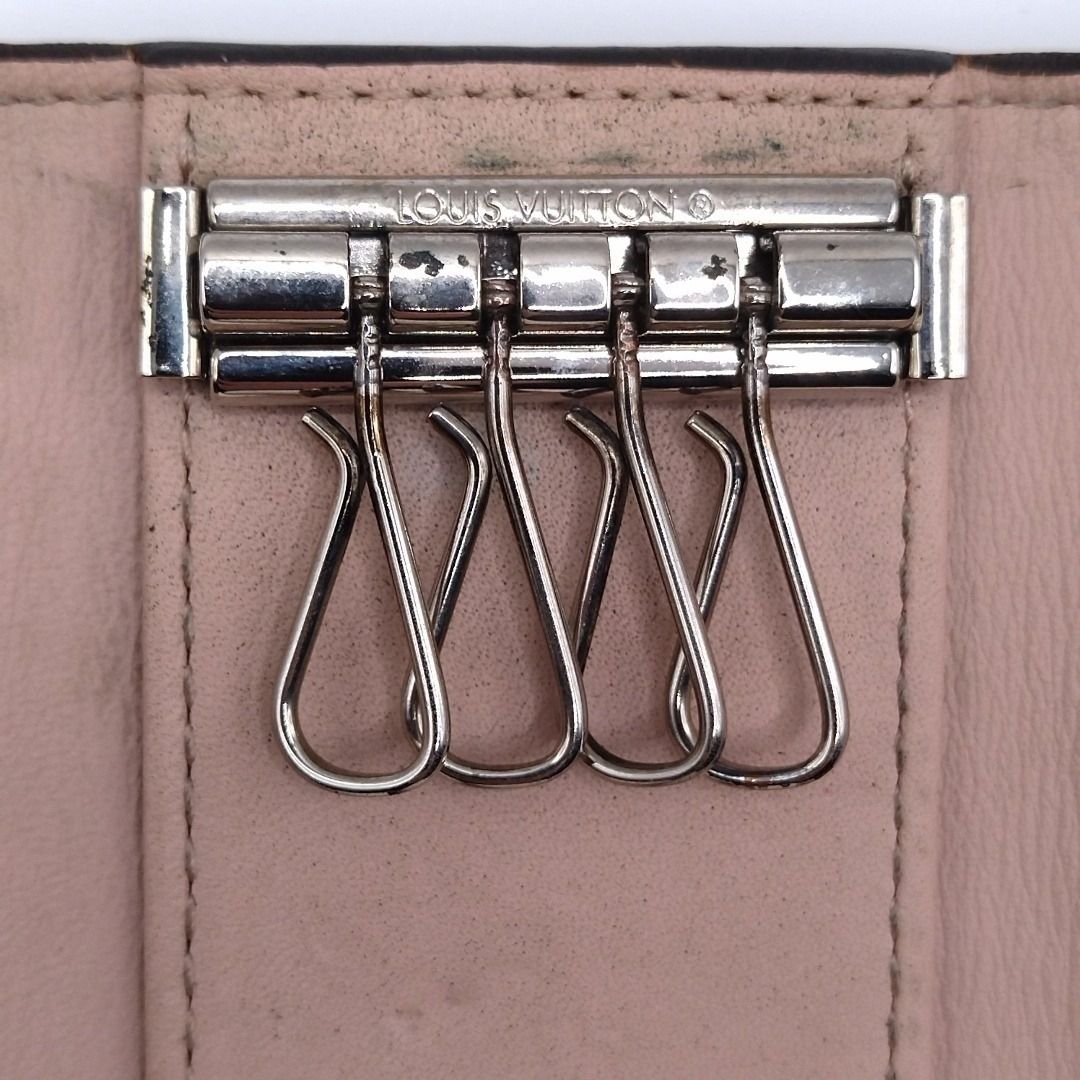 Louis Vuitton Multicles 4 Magnolia Monogram Mahina Pink Key Case Key Holder — view 7