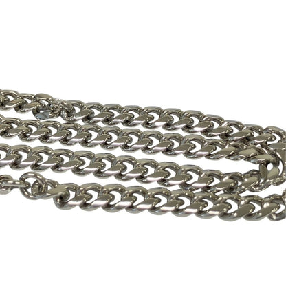Chanel CC Logo Heart Chain Necklace Silver Colored — view 5