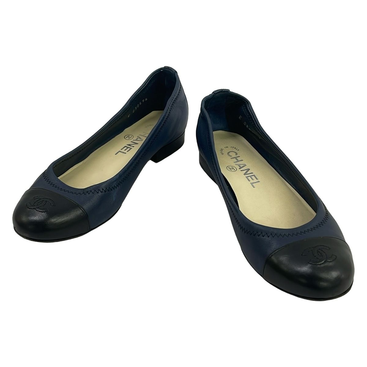 Chanel Flat Shoes Dark Navy Black CC Logo Lambskin — view 2