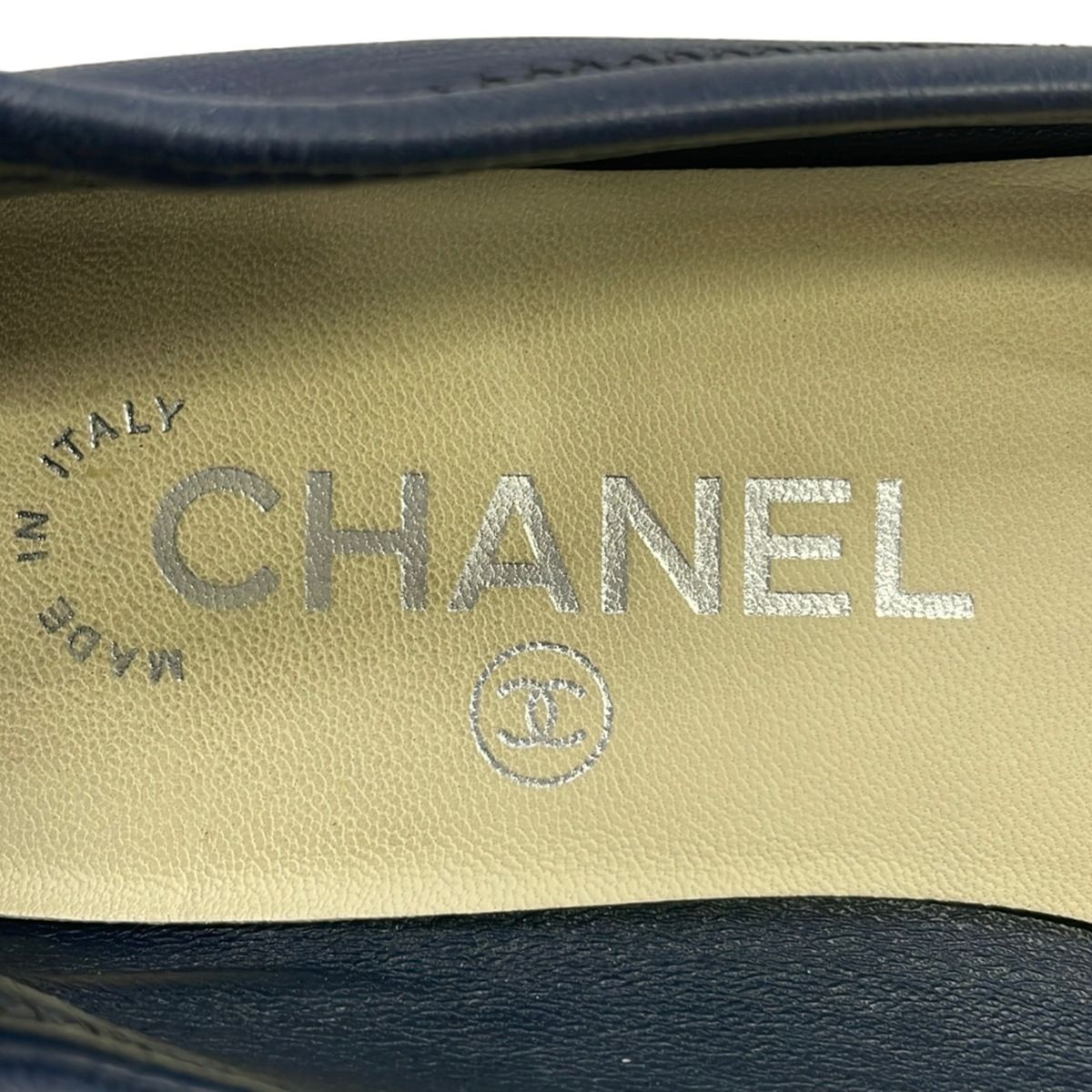 Chanel Flat Shoes Dark Navy Black CC Logo Lambskin — view 5