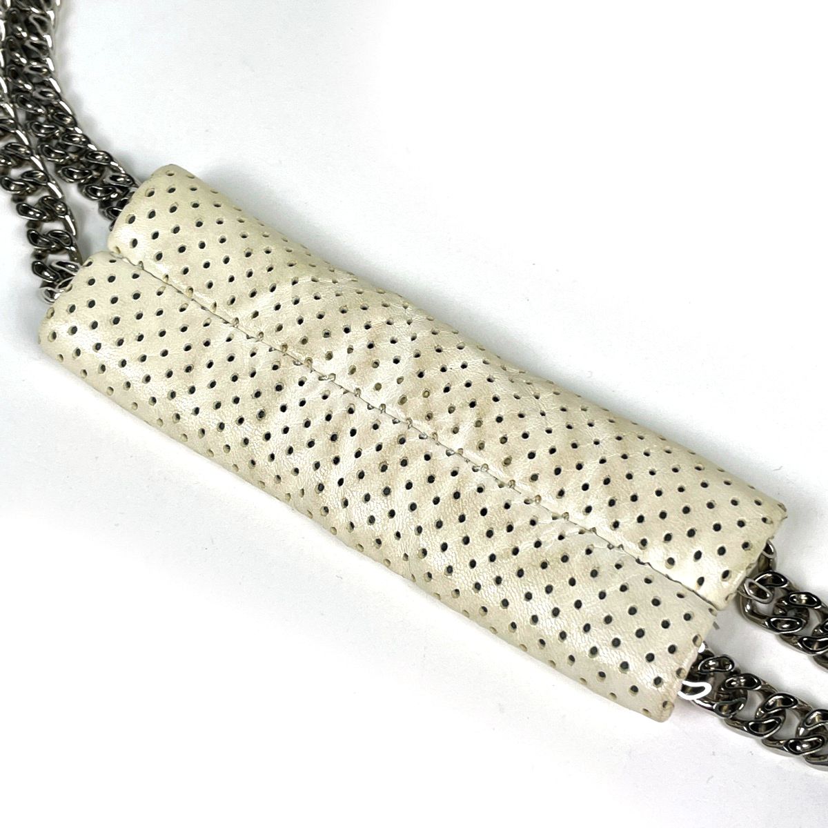 Chanel Shoulder Bag Perforated Leather White — view 6