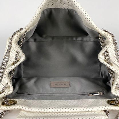 Chanel Shoulder Bag Perforated Leather White — view 8
