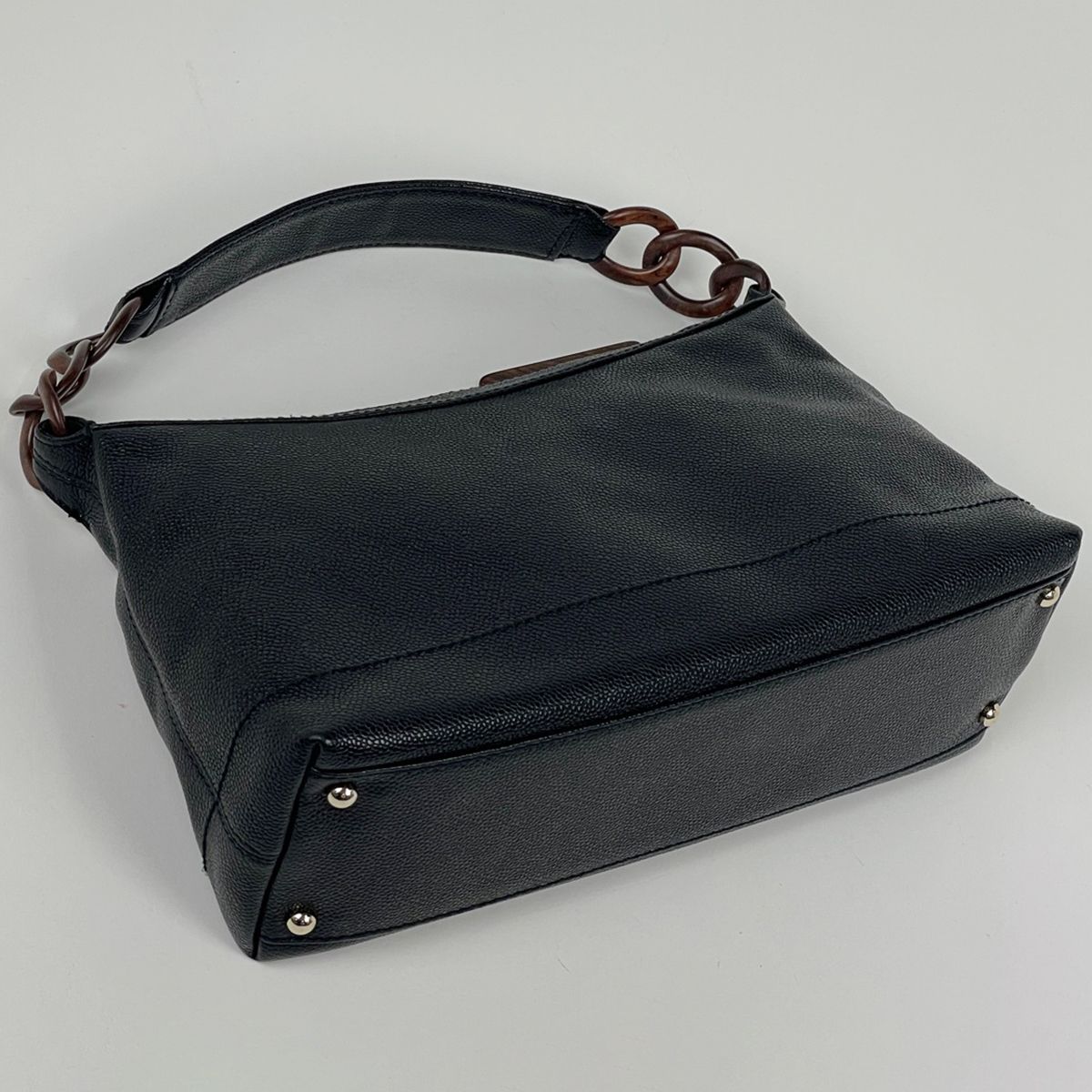 Chanel Shoulder Bag CC Logo Wood Chain Caviar Leather Black — view 2