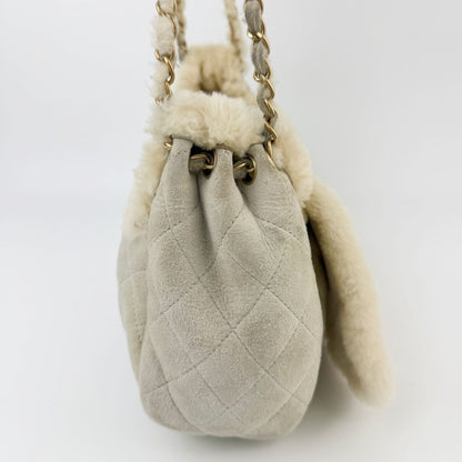 Chanel CC Logo Quilted Chain Shoulder Bag Shearling Suede Gray Ivory Gold Seal — view 5