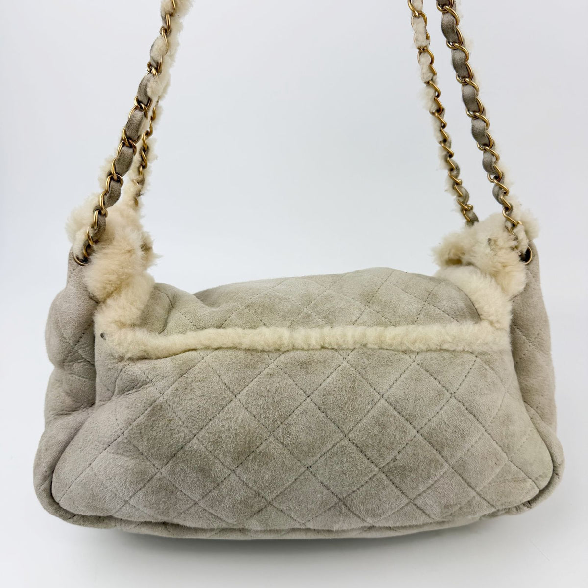 Chanel CC Logo Quilted Chain Shoulder Bag Shearling Suede Gray Ivory Gold Seal — view 3