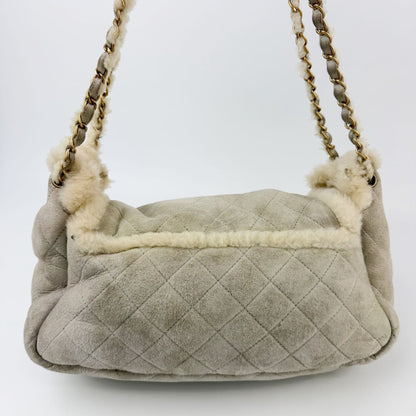 Chanel CC Logo Quilted Chain Shoulder Bag Shearling Suede Gray Ivory Gold Seal — view 3