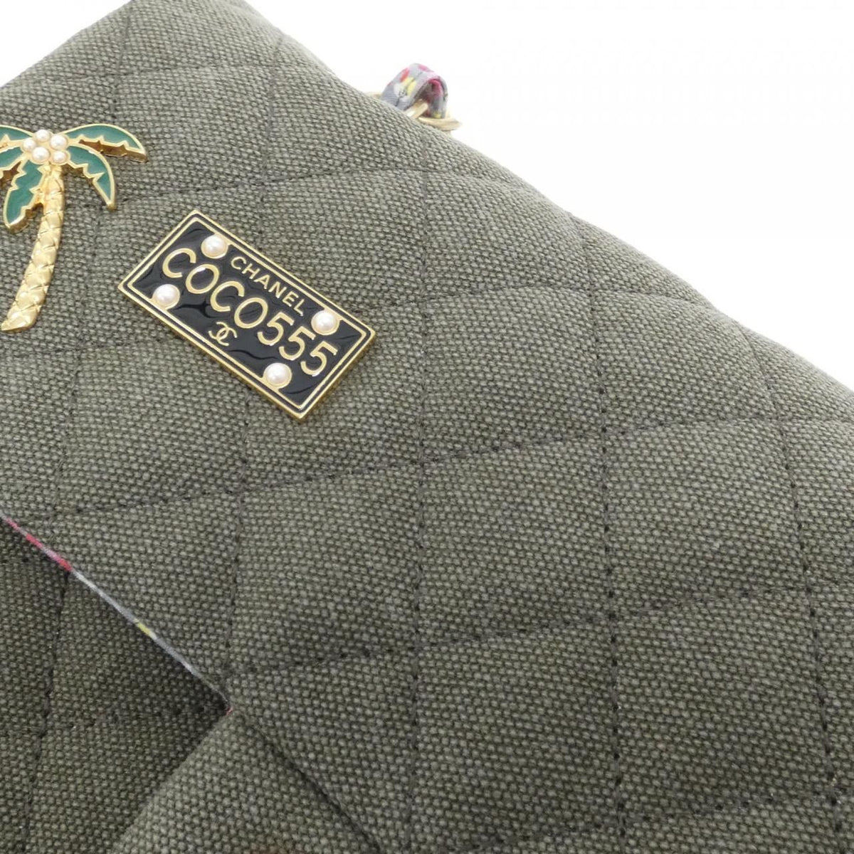 Chanel Shoulder Bag Khaki — view 4