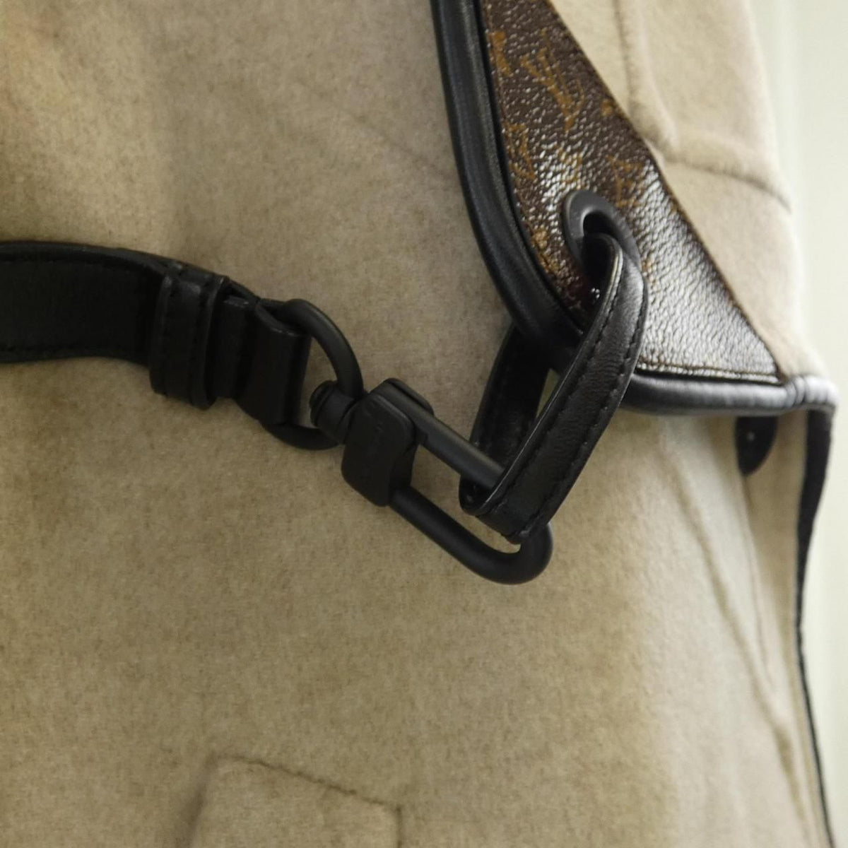 Louis Vuitton Jacket Beige — view 8