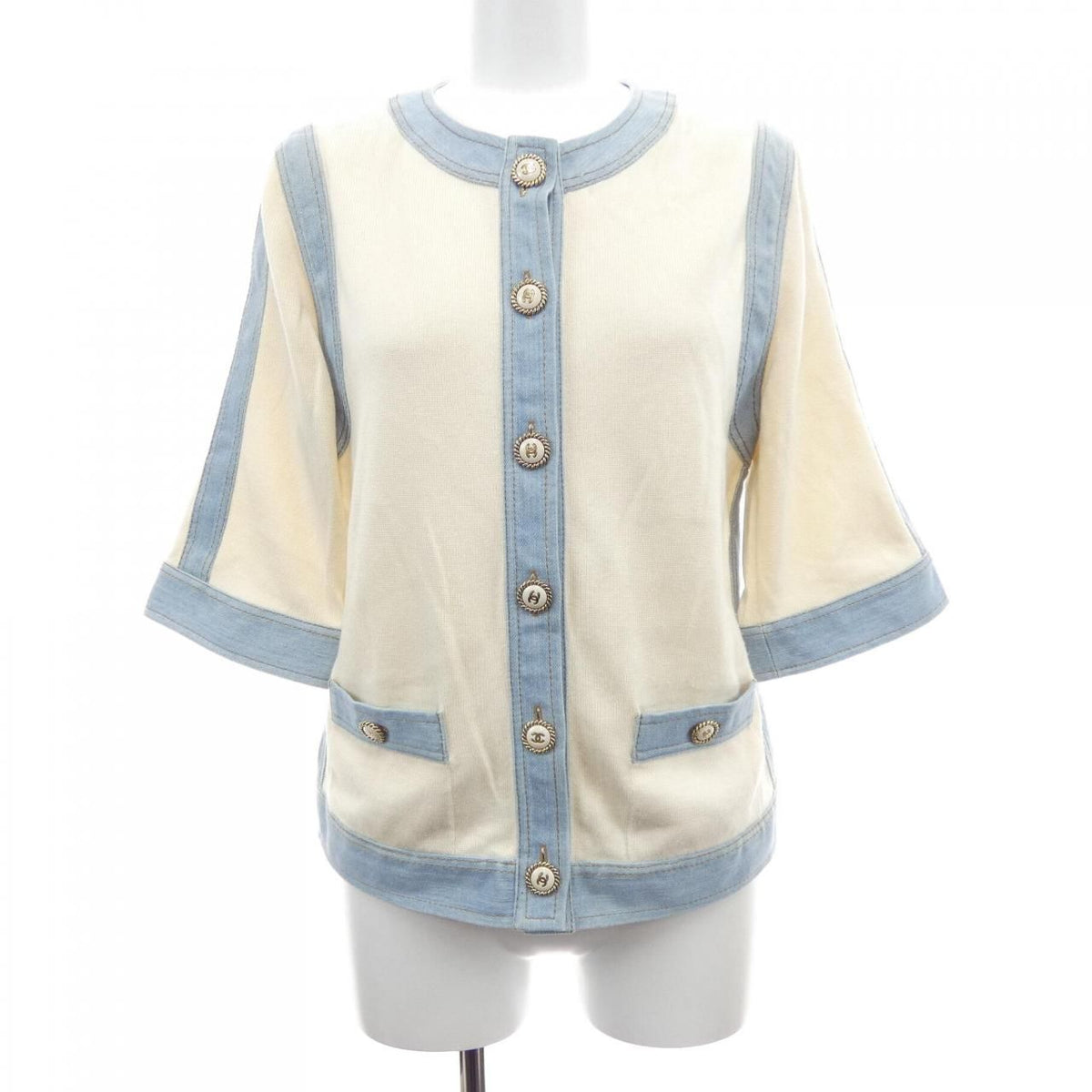 Chanel 07P Cardigan Beige