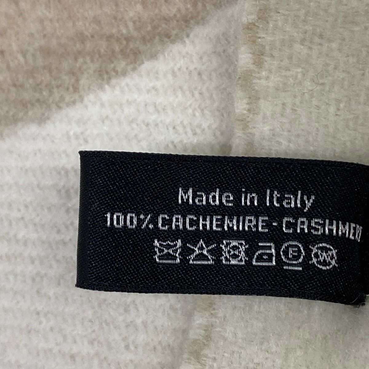 Chanel Scarf Beige Ivory CC Logo Cashmere — view 3