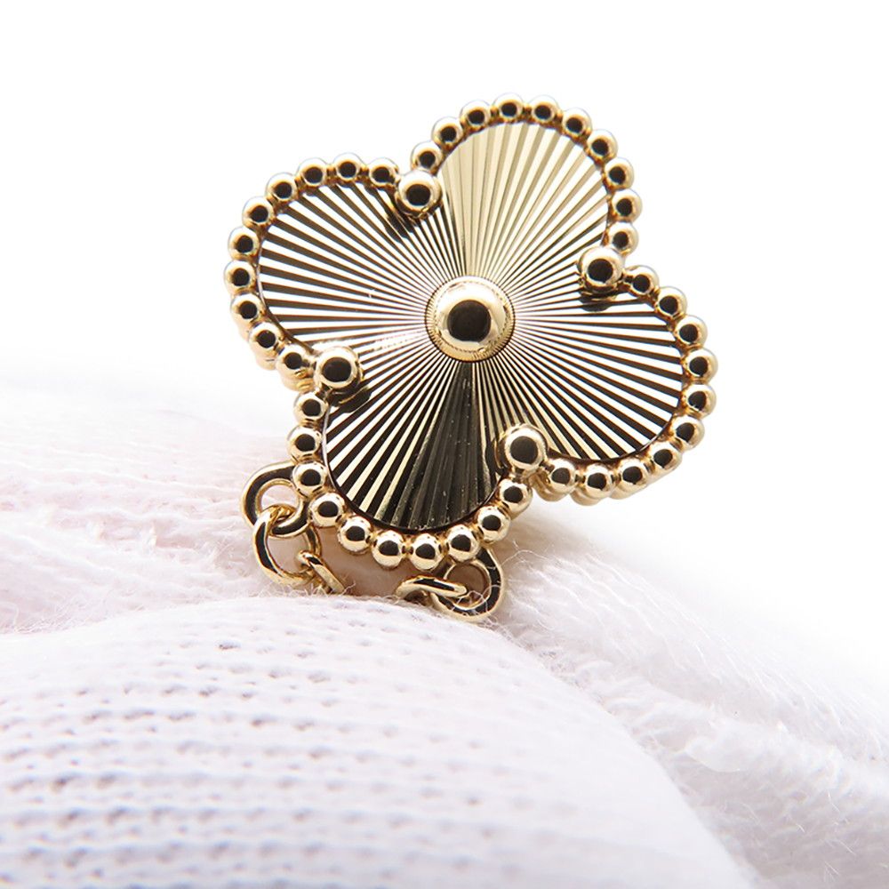 Van Cleef & Arpels Necklace Vintage Alhambra Pendant Guilloche 18k Yellow Gold — view 5