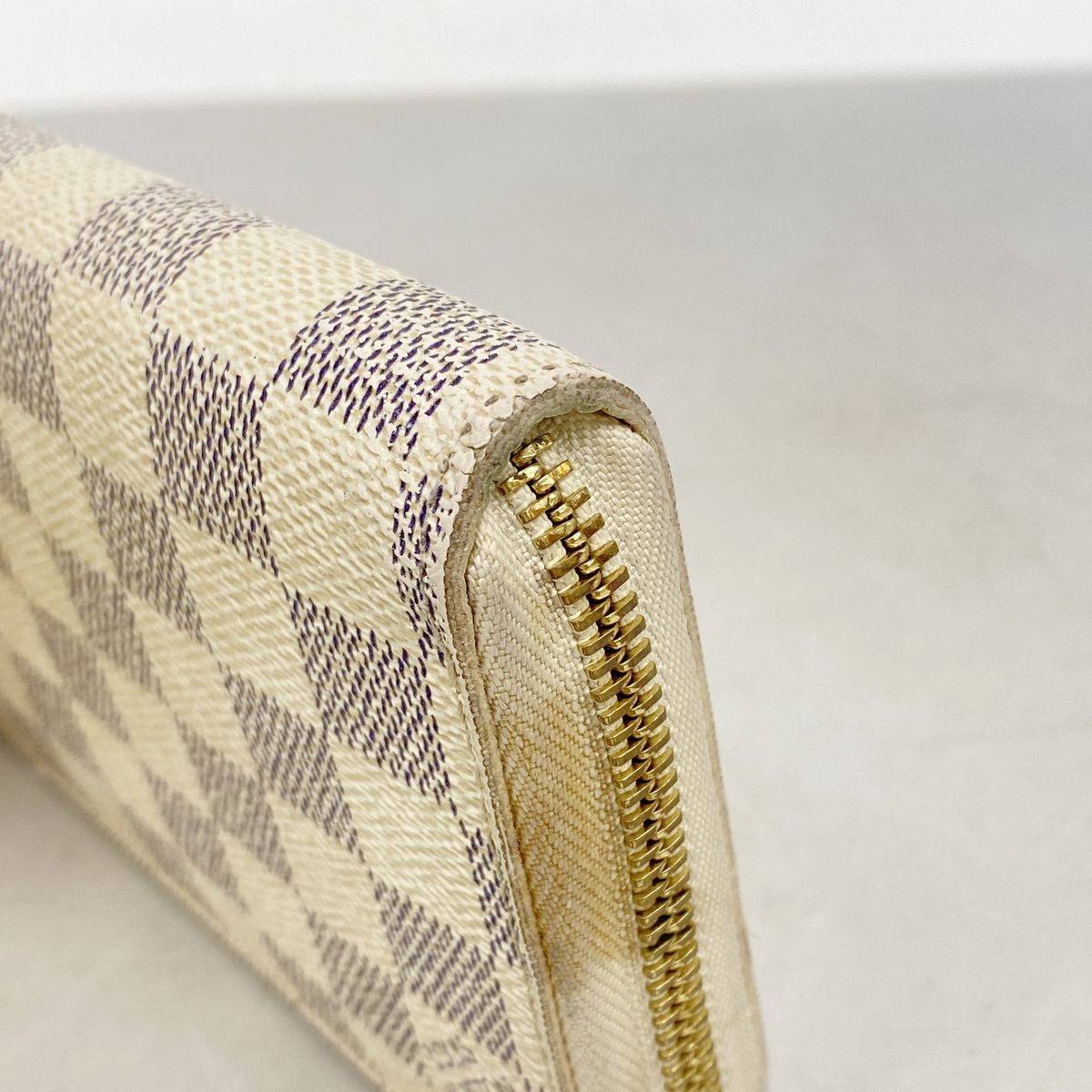 Louis Vuitton Wallet Damier Azur Zippy White — view 5