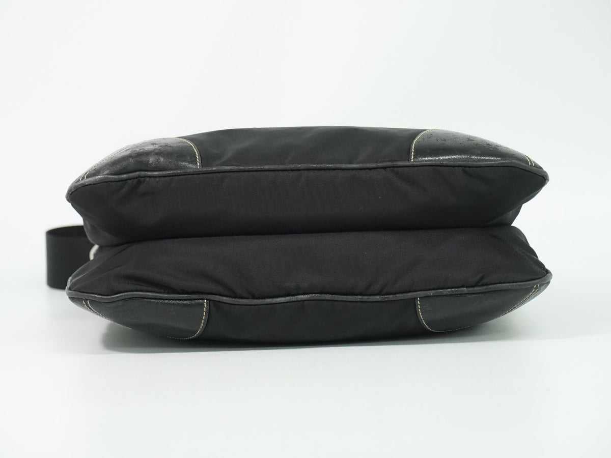 Prada Nylon Shoulder Bag Pochette Black — view 3