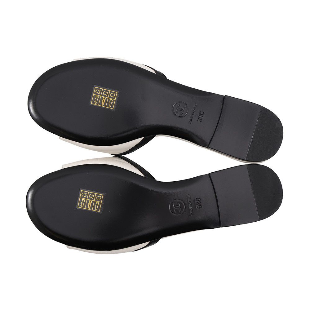 Chanel Sandals CC Logo Mules Lambskin — view 4