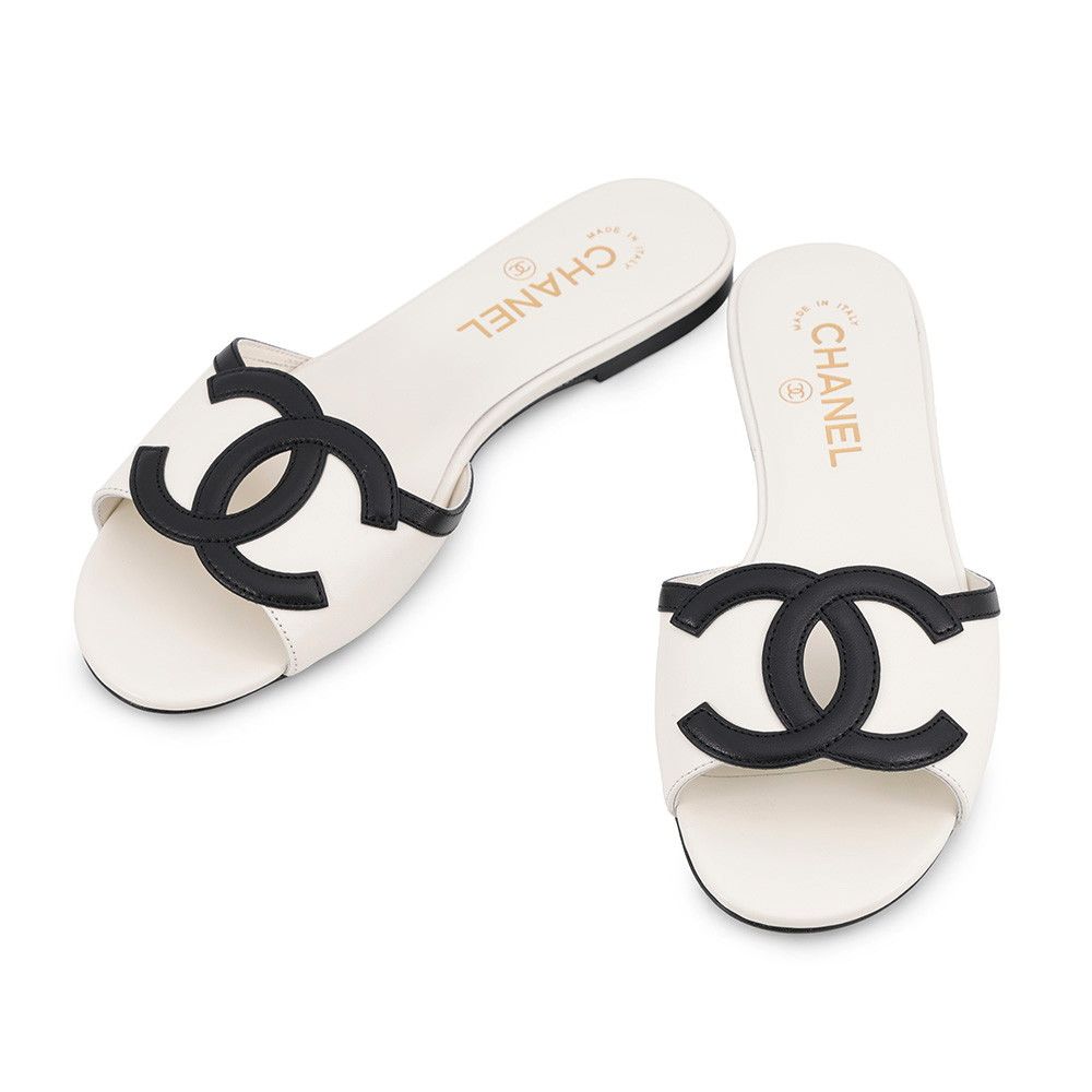 Chanel Sandals CC Logo Mules Lambskin