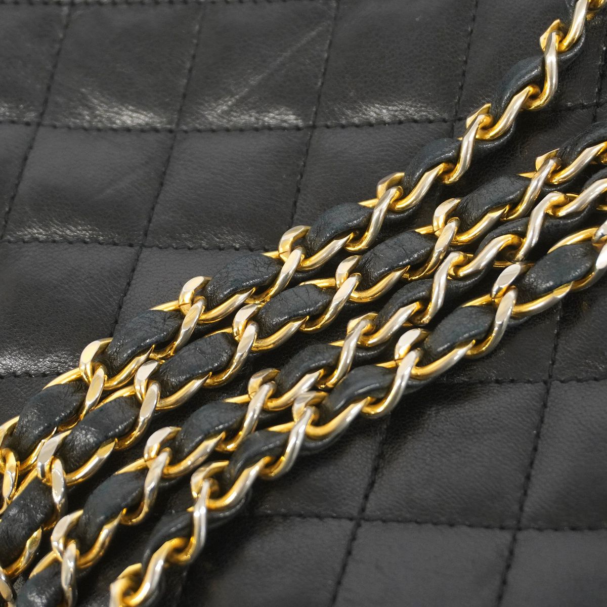 Chanel Shoulder Bag Quilted Lambskin Black Gold — view 8
