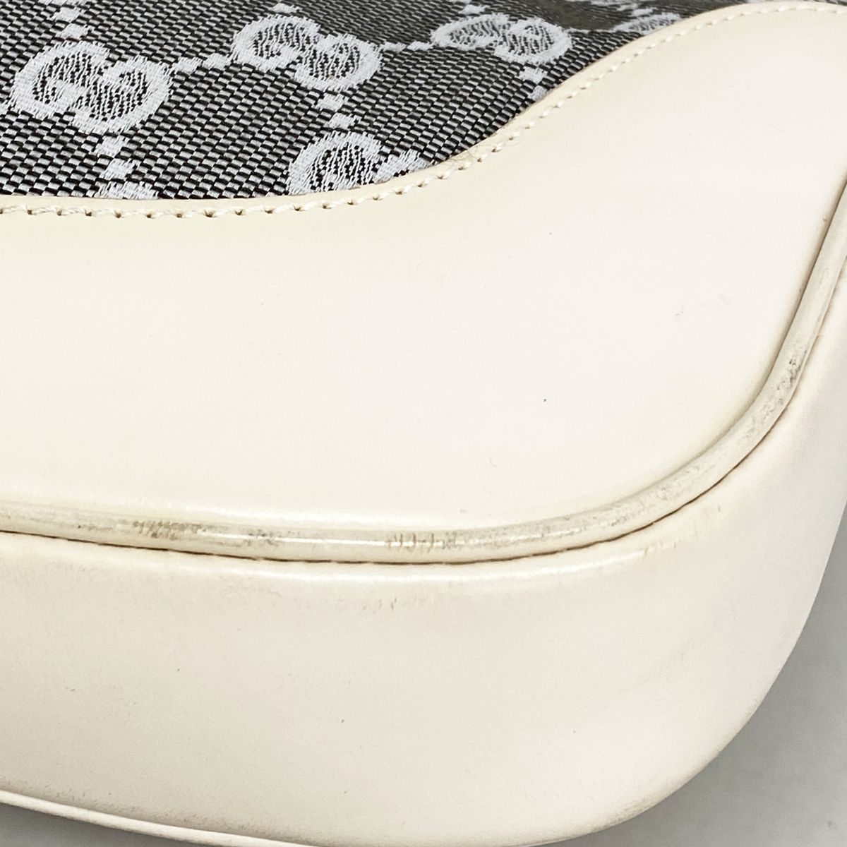 Gucci Shoulder Bag GG Canvas Jackie Ivory Gray Silver — view 6