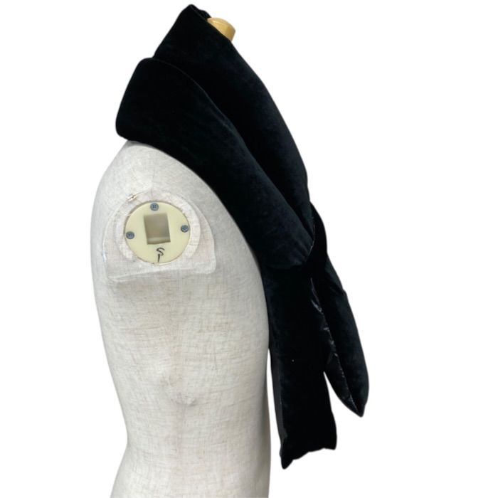 Moncler Velour Down Scarf Rayon Silk Black — view 8