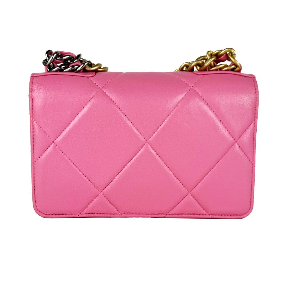 Chanel Chain Wallet Shoulder Bag — view 3