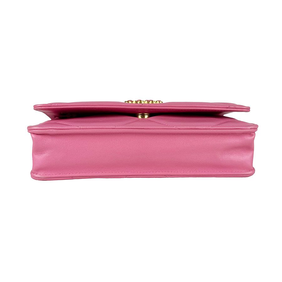 Chanel Chain Wallet Shoulder Bag — view 4