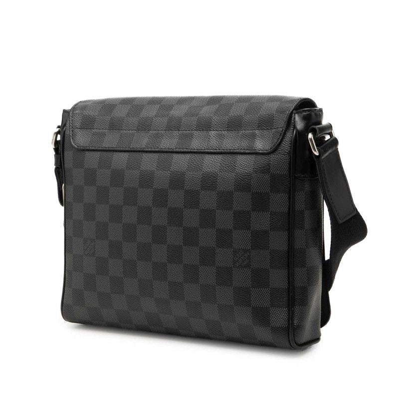 Louis Vuitton Damier Graphite District PM NM Crossbody Shoulder Bag Black — view 2