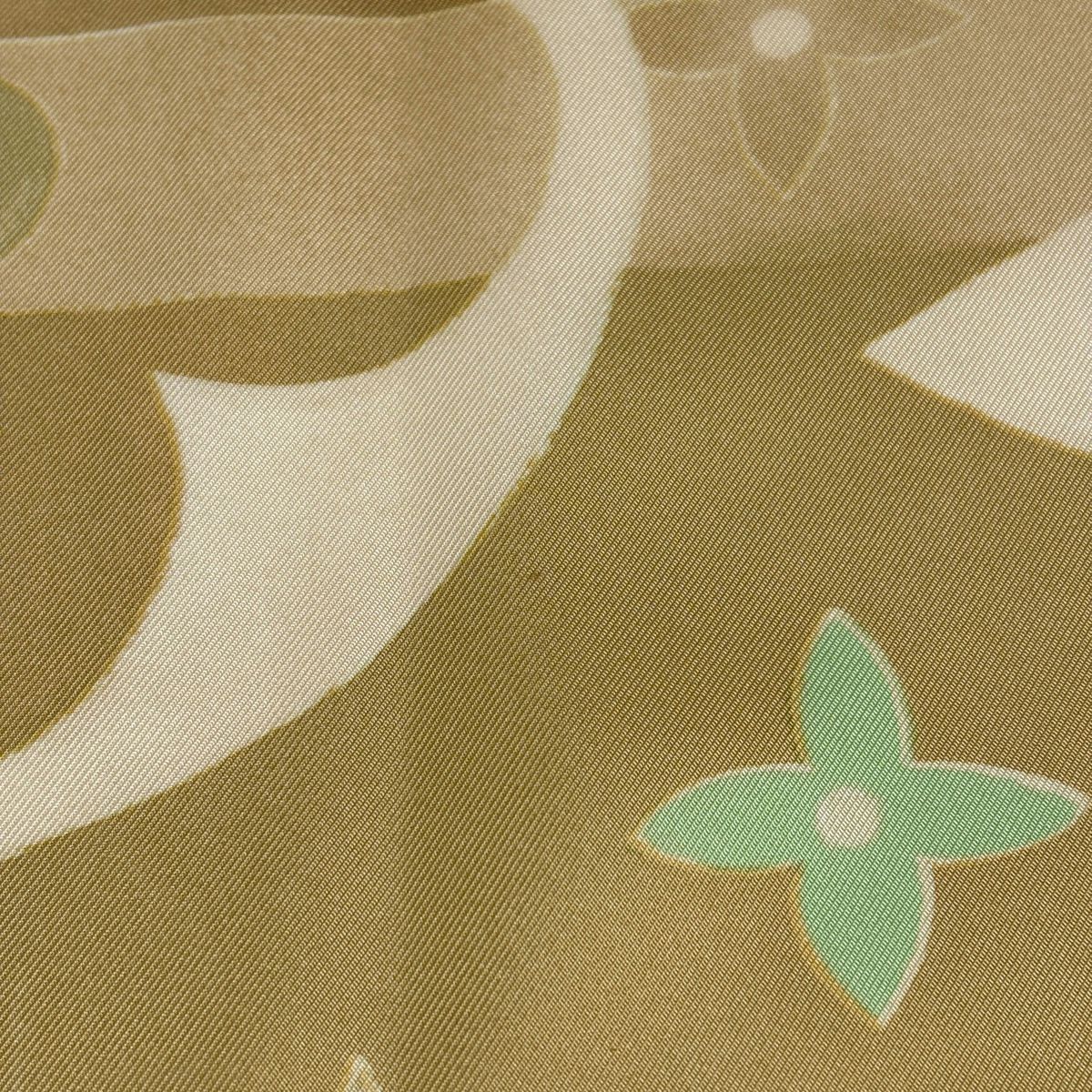 Louis Vuitton Scarf Monogram Silk Green Beige — view 5