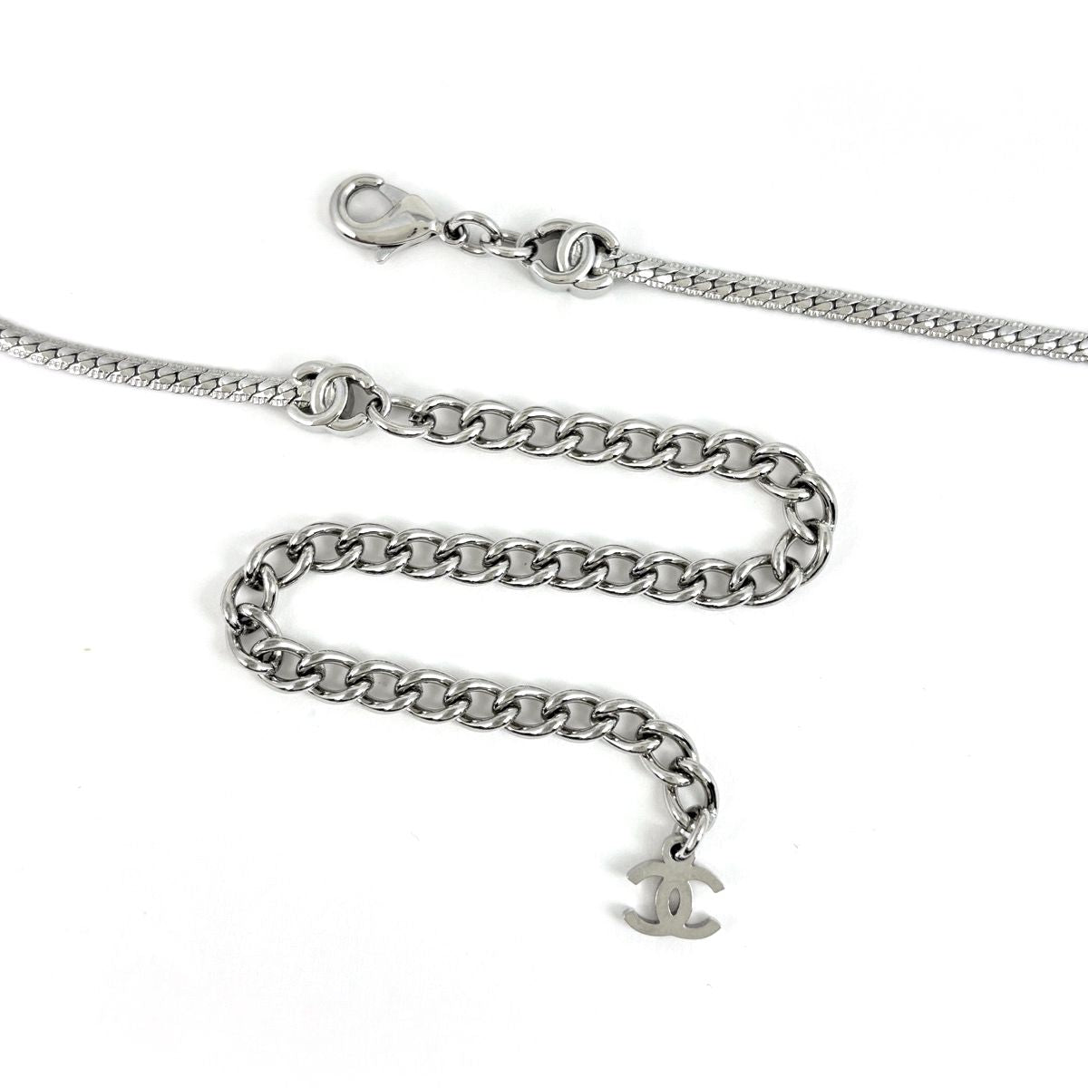 Chanel Necklace CC Logo Silver Plated — view 3