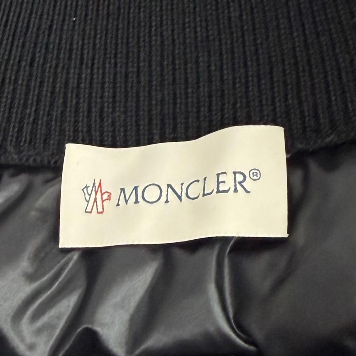Moncler Cardigan Tricot Logo Patch Contrast Design Down Jacket Black XS — view 8